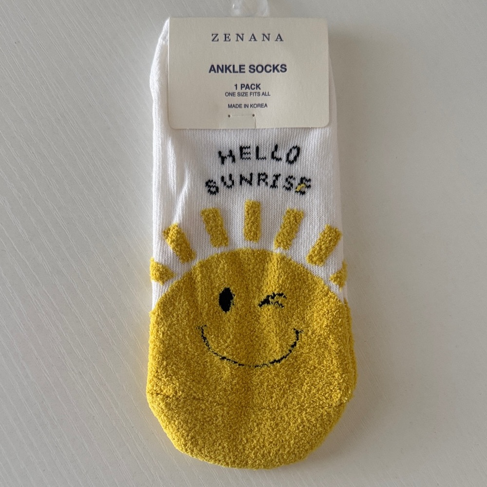 Zenana Outfitters Yellow and White Ankle Socks